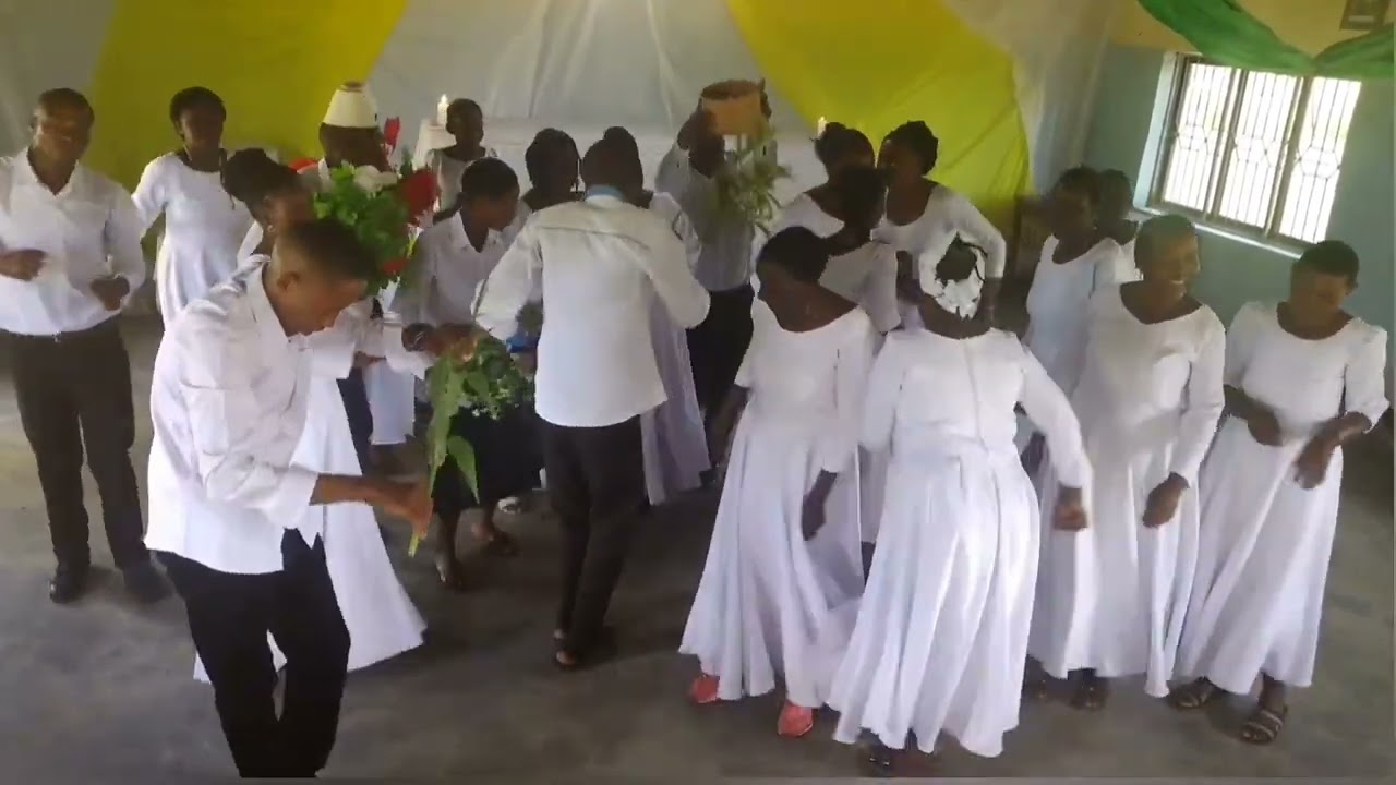 Utume Wa Uimbaji ni raha sana angalia hii kwaya mpaka mwisho usisahau ku like na ku subscreb 