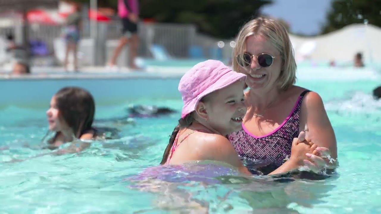 Camping La Parée du Jonc St Jean de Monts Vendée 3⭐étoiles Piscine chauffée & Plage  camping-apv.com