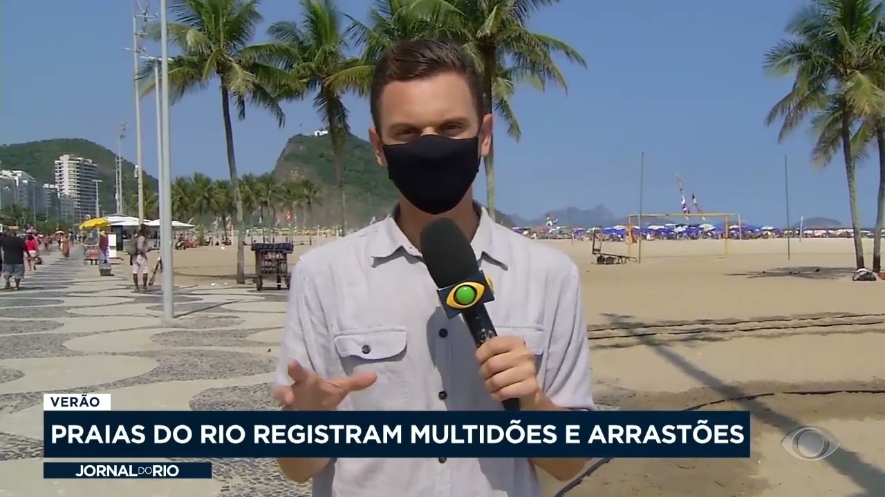 Praias do Rio de Janeiro registram multid&otilde;es e arrast&otilde;es