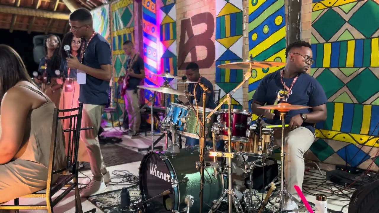 Uma nova história - @AbrigadosEmDeusOficial #drumcover 