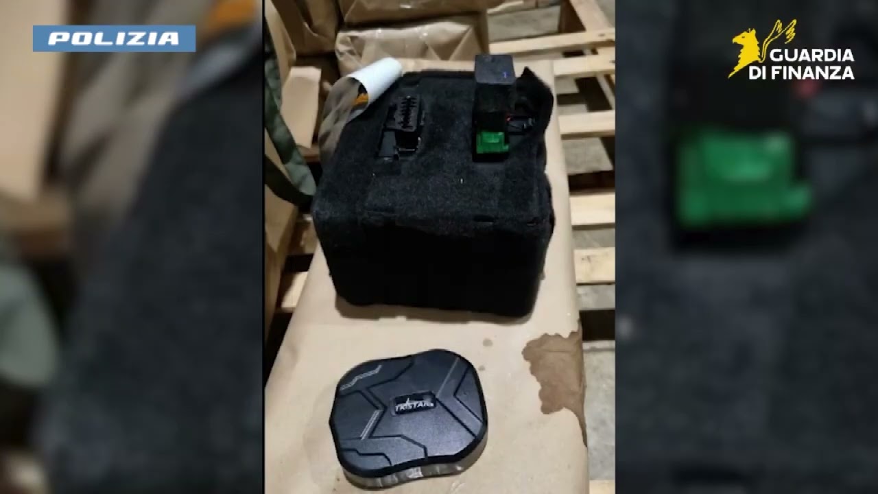Maxi sequestro di cocaina, droga nascosta anche tra la frutta. Operazione di Polizia e Finanza