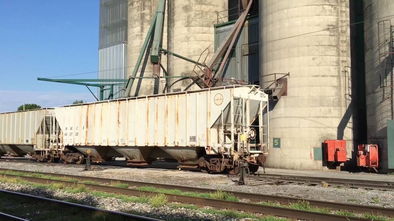 Grain Elevator at Winchester Ontario Track Mobile placing grain cars for unloading