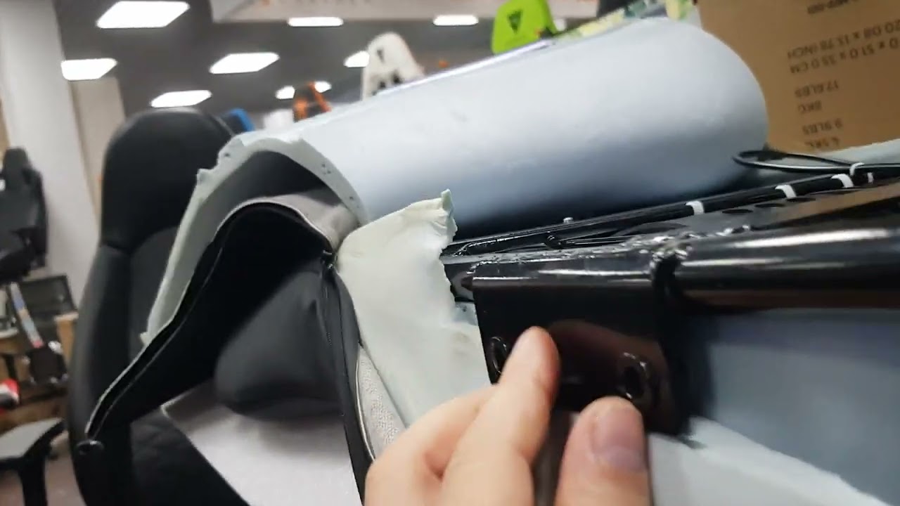 Режем кресло за 75.000 руб.  Noblechairs HERO