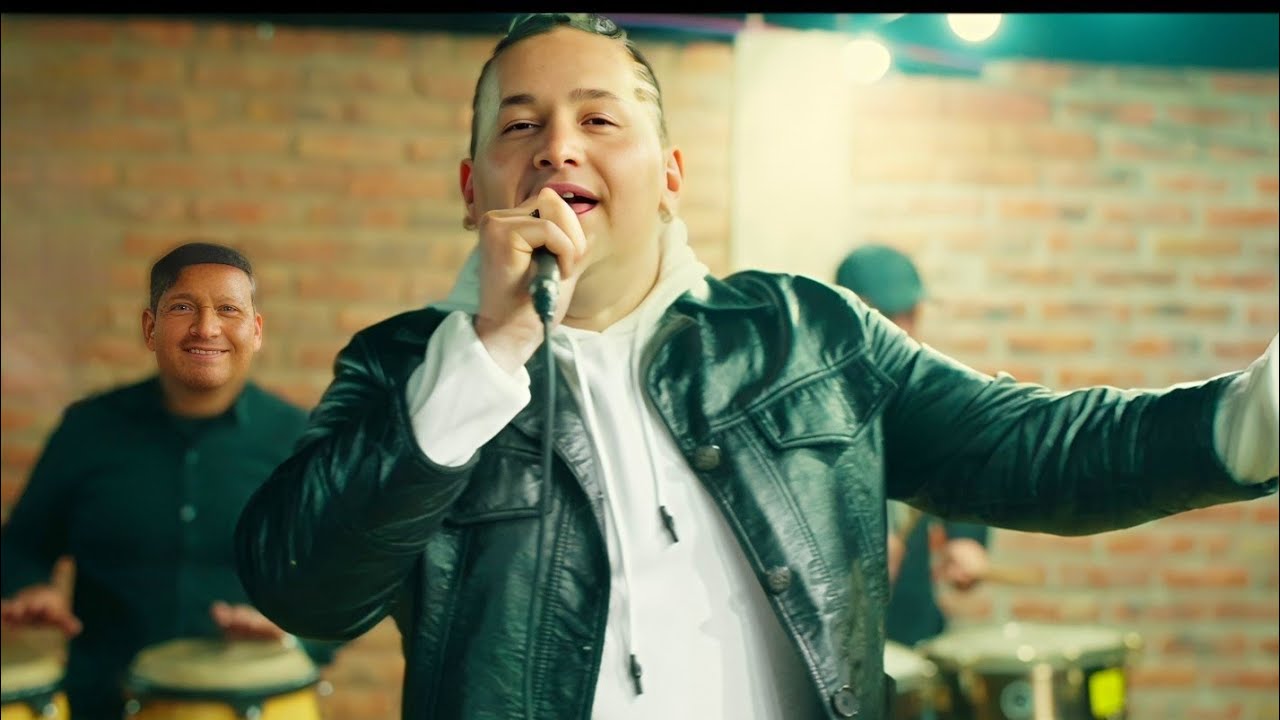 VIVIR ASI ES MOR&Iacute;R DE AMOR -RamBar ( V&iacute;deo Oficial) Kato Music productor musical/ Film Marking.