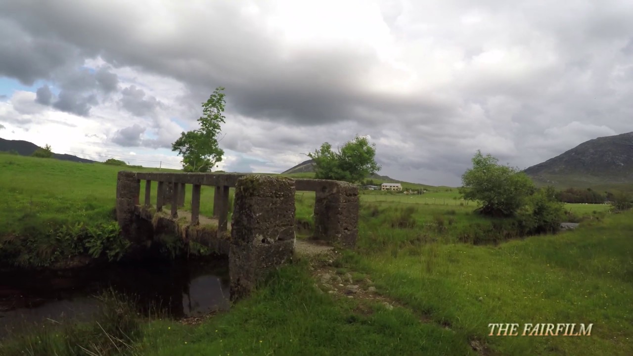 QUIET MAN  WHITE O MORN  COTTAGE    CONNEMARA  CO GALWAY