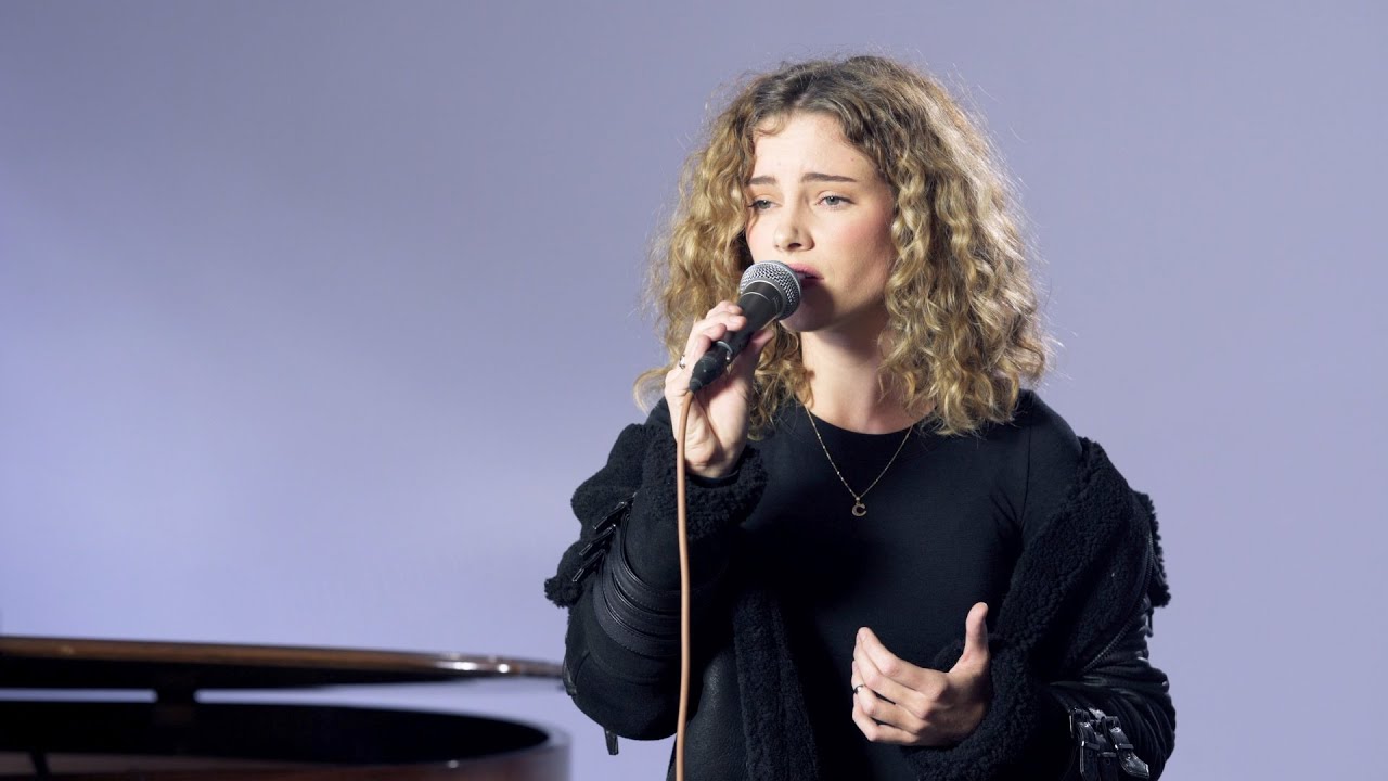 Cyn performs 