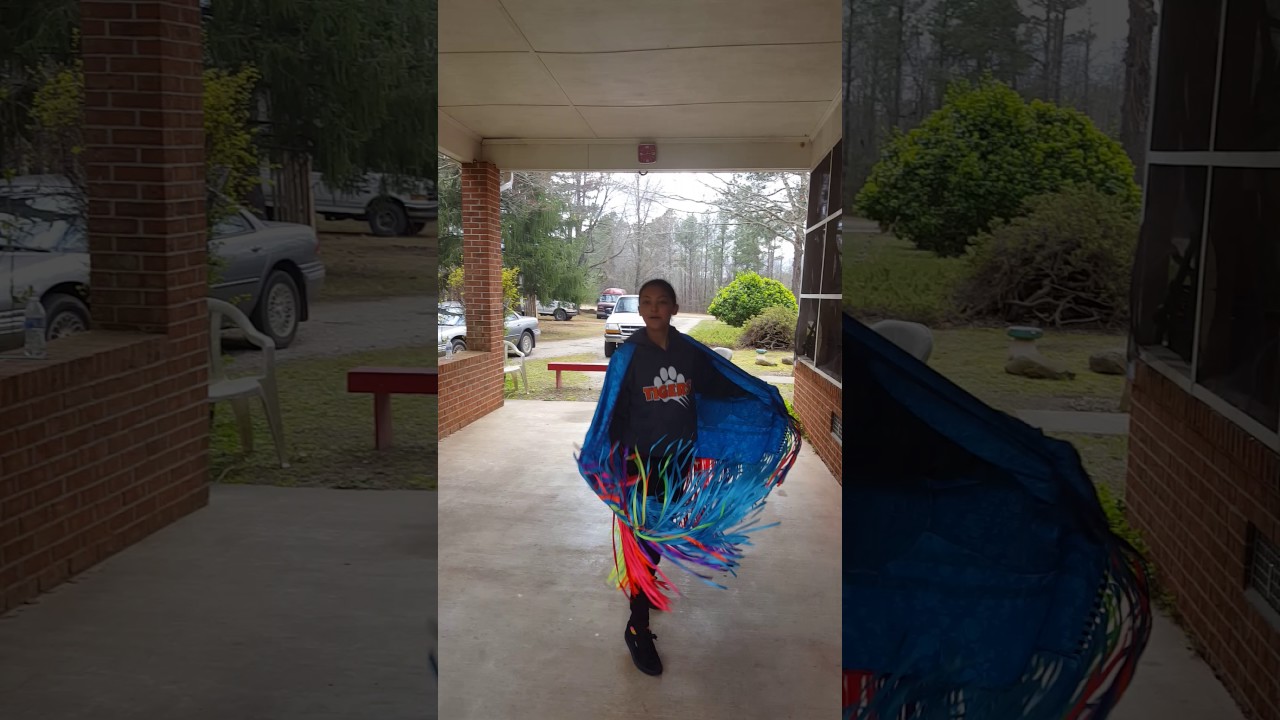 Fancy shawl moves at RSDS