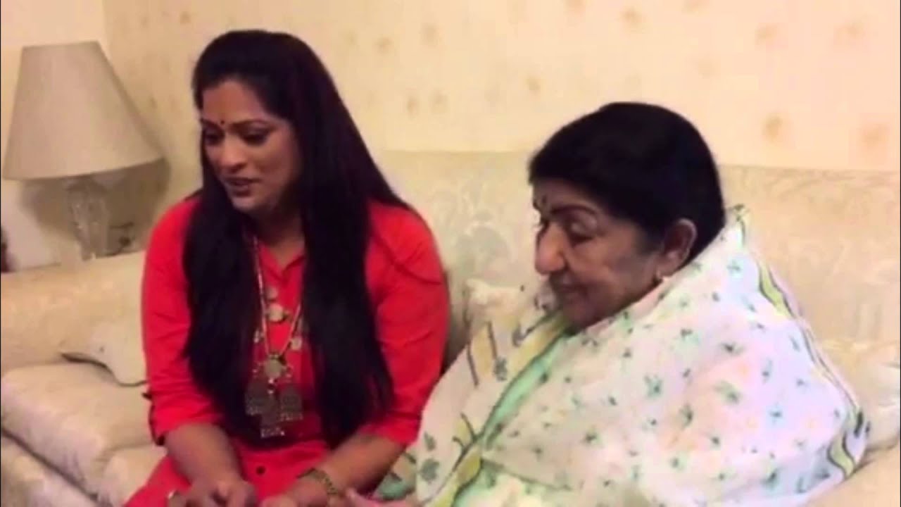 Lata Mangeshkar Ji unveiling Richa Sharma new song Ranglee ..