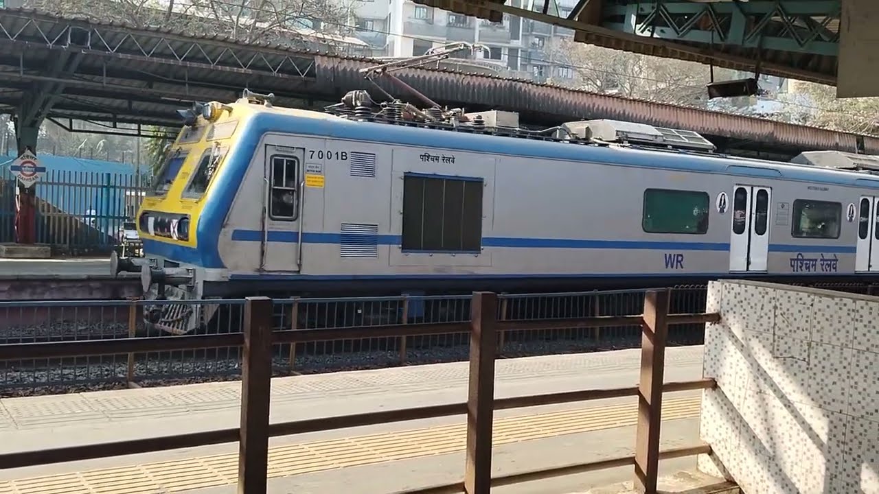 Mumbai A.C local train #vlog #viralvideo #youtube #trending #mumbailocaltrain