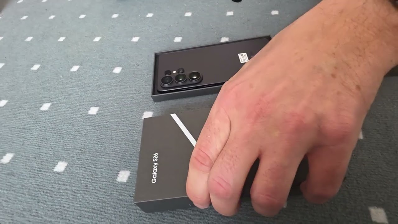 Samsung Galaxy S26 und S26 Ultra unboxing