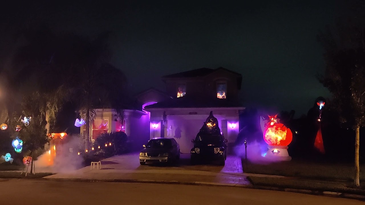 2021 House on Fire Halloween display with Gemmy inflatables. Atmos FX special effects.