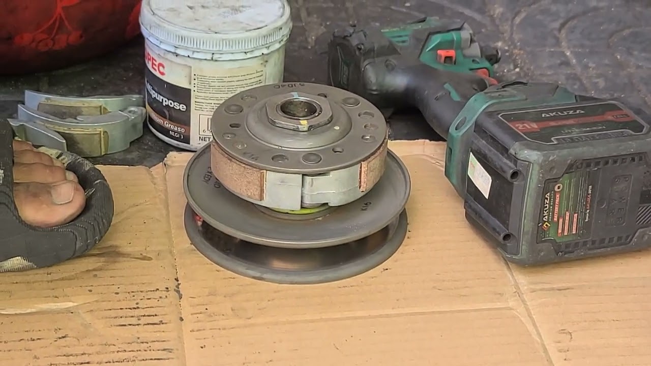 How to change Brake shoes and Belt Drive | Zoomer X  2016