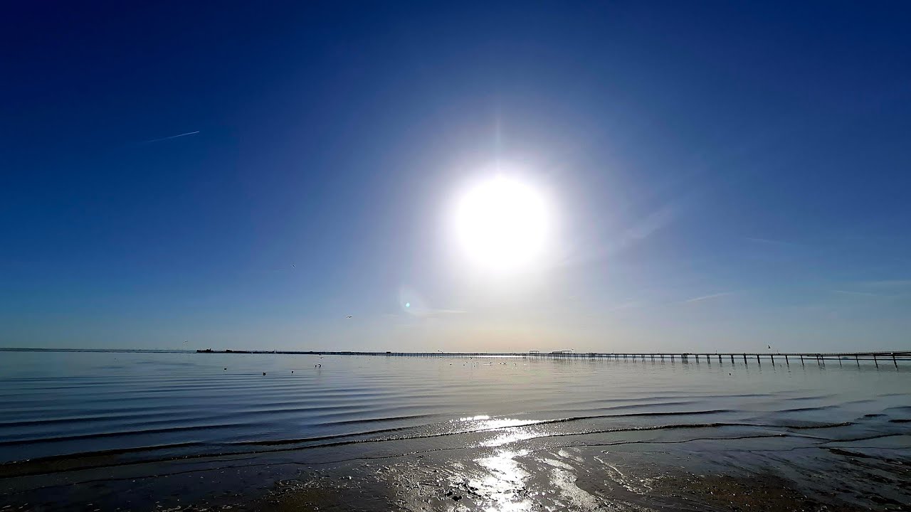 Seafront Walk | Wander with Ashleigh #walking #seaside #southendonsea