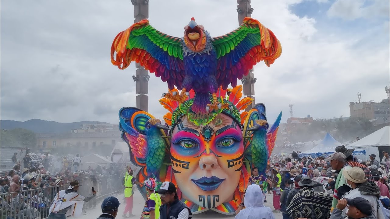 ANDINA: CARROZAS MOTORIZADAS GANADORAS DEL CARNAVAL DE NEGROS Y BLANCOS Desfile Magno