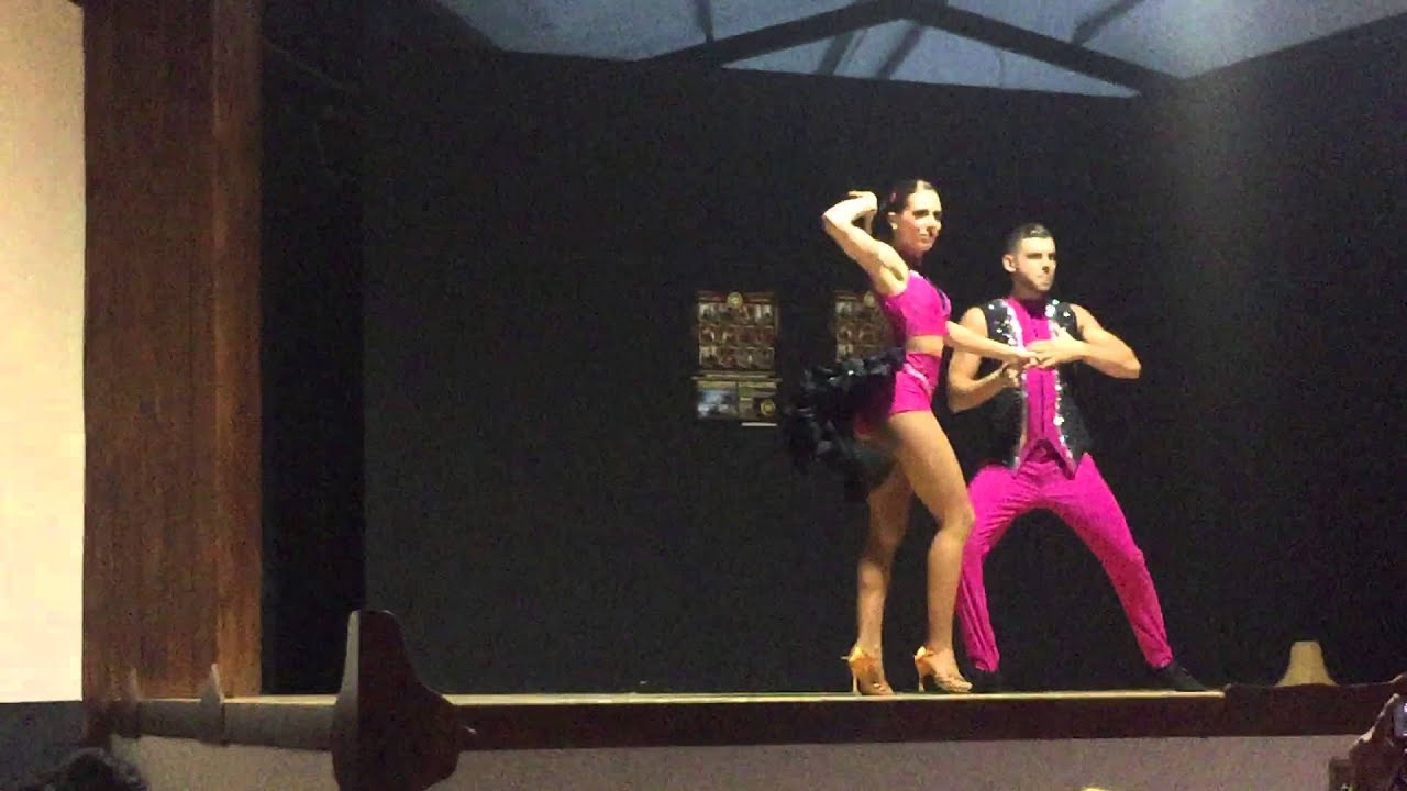 Berra y Laura - En todo fuiste la mejor  (estreno coreografía Ven y Baila 2015 )