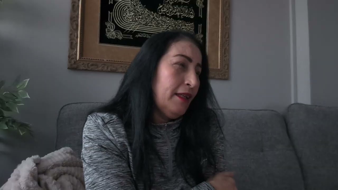 السماوات الشمكار بنت بويا عمر تتقارن راسها بدون باتمان