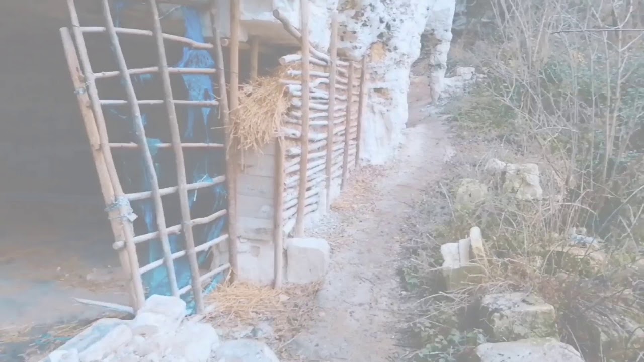 Petite grotte troglodyte (orival) petite balade