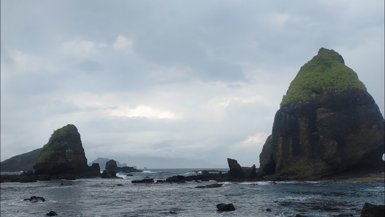 Berlibur di Pantai Papuma, Jember #wisatajember #pantaipapuma #papuma2026