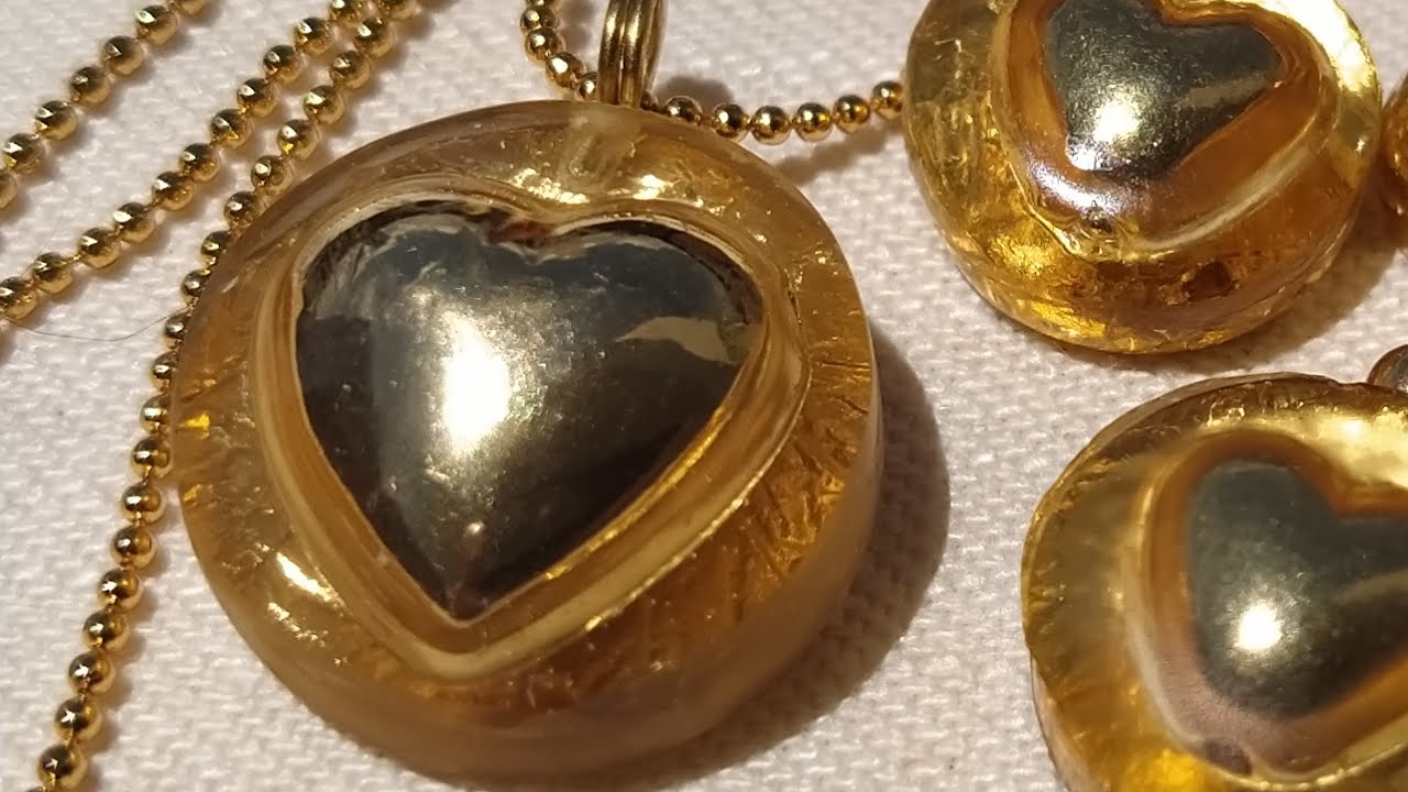 CORAZÓN de ORO, DIJES en RESINA con HOJILLA de ORO, PAN de ORO