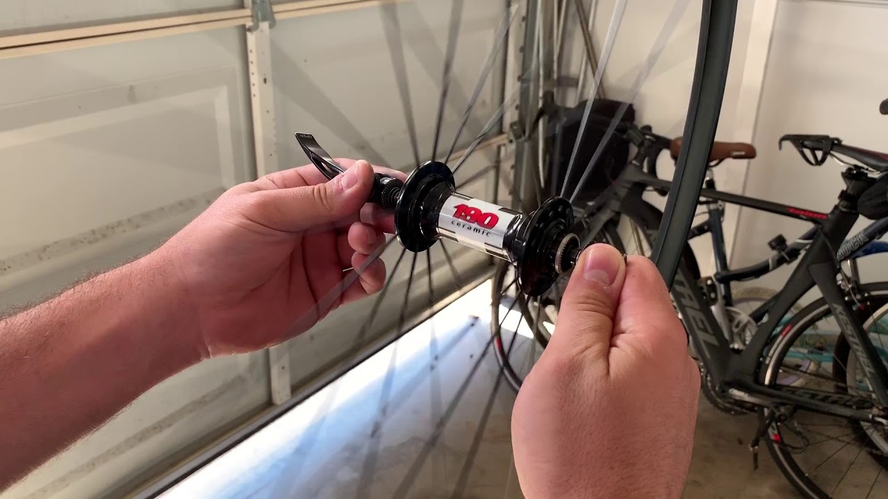 Handbuilt road wheels, H Plus Son Archetype with DT Swiss 190 hubs!