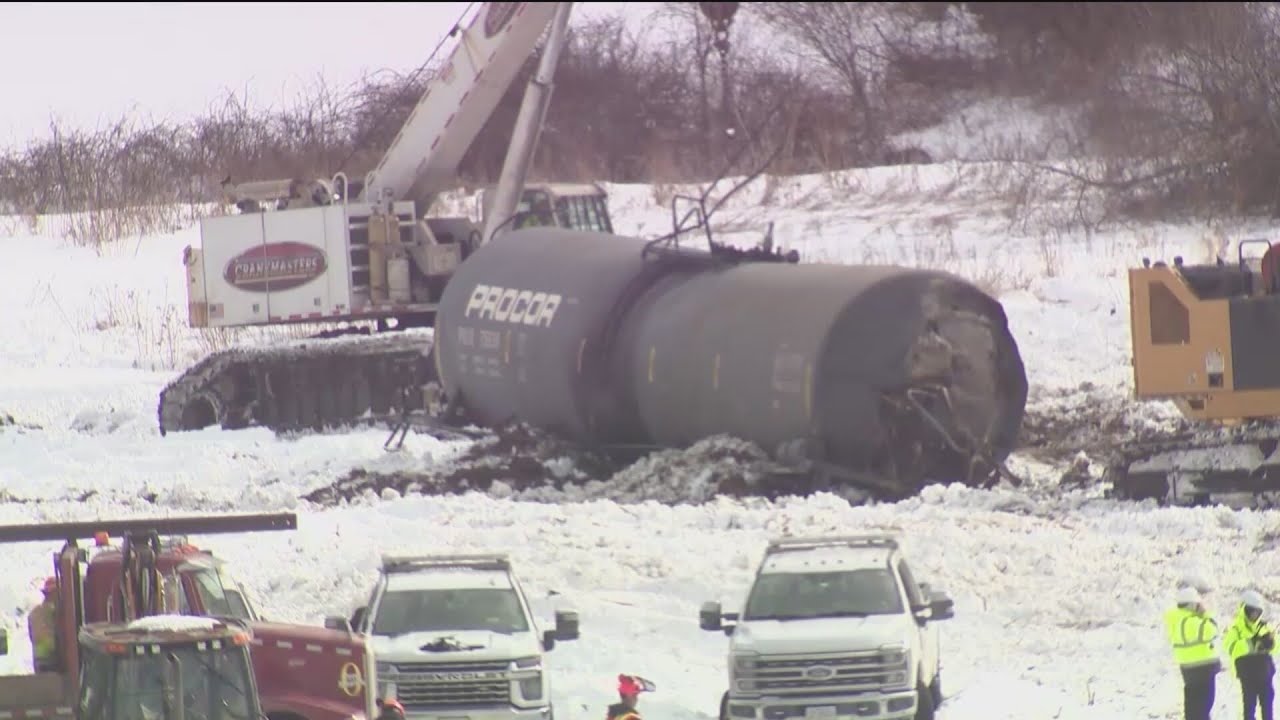 All rail cars removed from Willimantic River after derailment in Mansfield