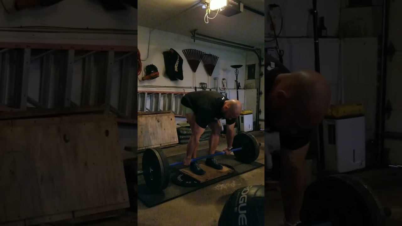 Deadlift work. #strength #fitness #workout #strongman #duespaid #iam1stphorm #deadlift