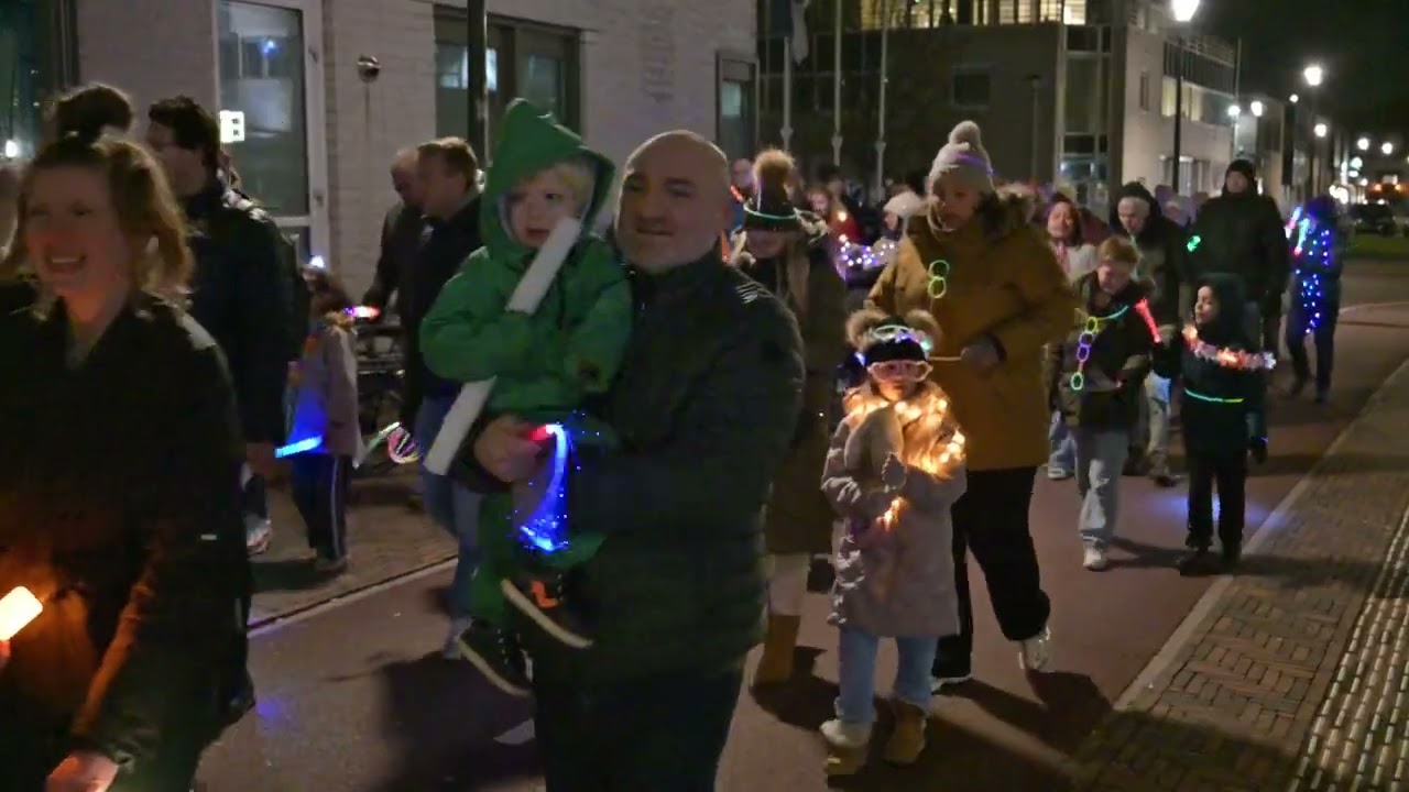 Uithoornse lichtjesloop rond Zijdelmeer.