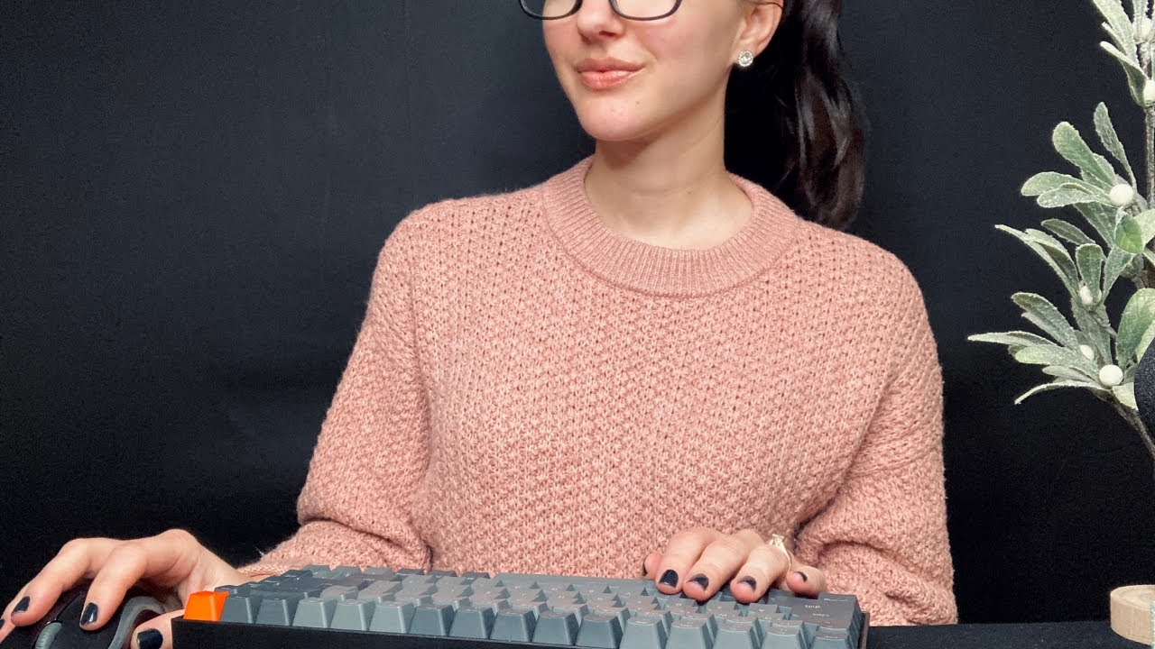 ASMR Ролевая игра «Регистрация в отеле» l Тихая речь, личное внимание, набор текста на клавиатуре
