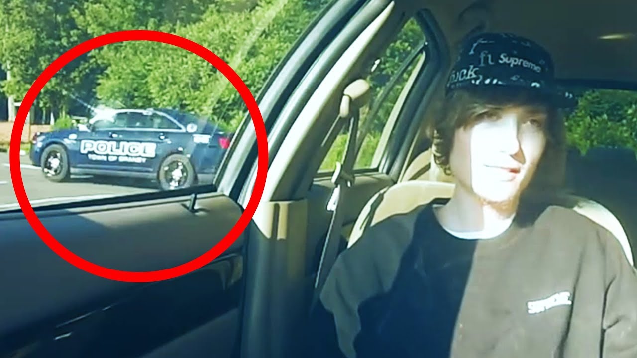 COPS SHOW UP DURING A HOTBOX