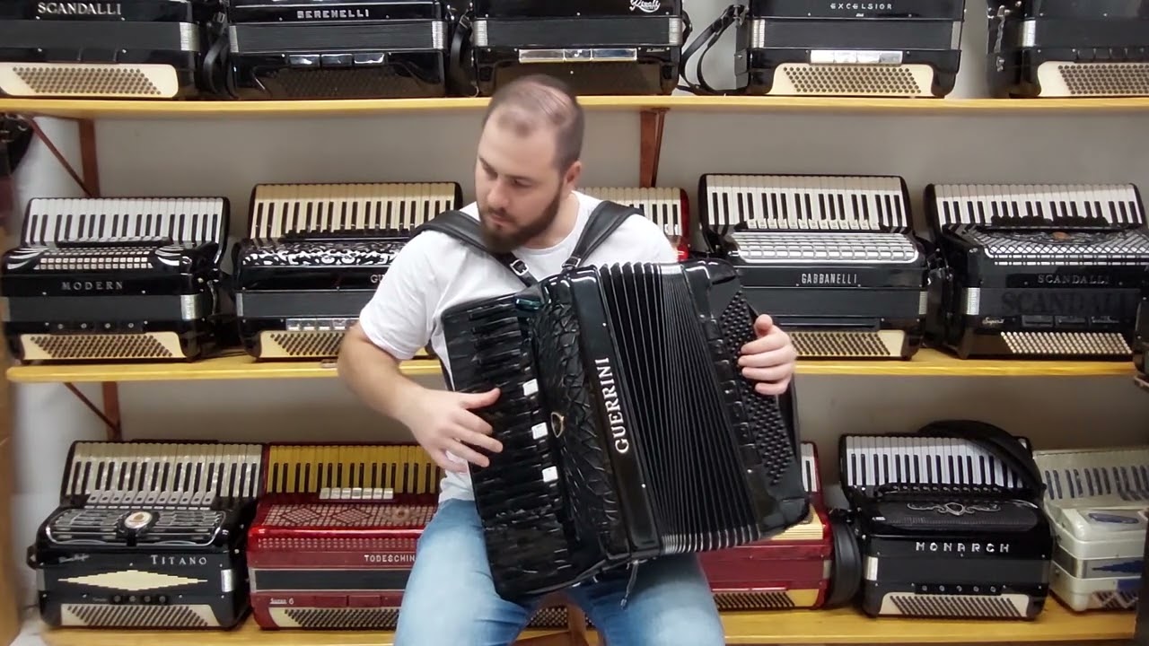 Guerrini All Black 4/5 de voz oitavado. Acordeons Natter