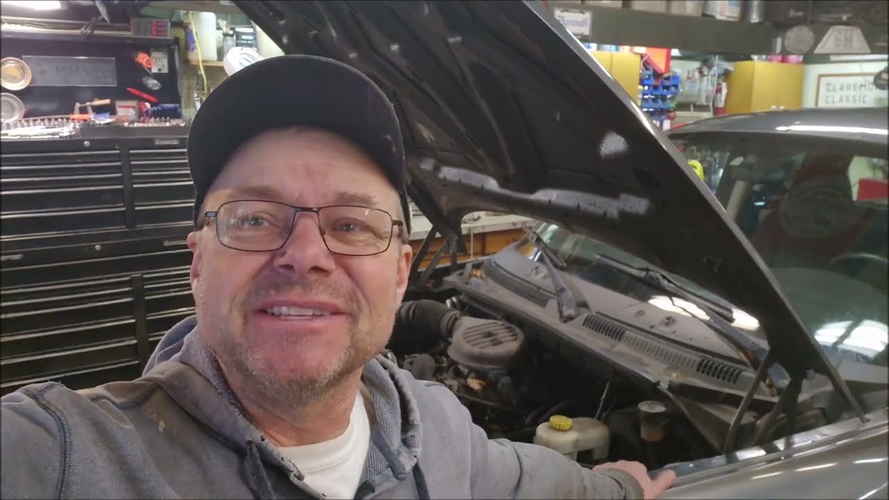 Неисправность водяного насоса в Dodge Dakota 2003 года выпуска.
