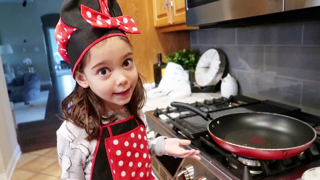NÃO PRECISO DA MAMÃE MAIS PRA NADA - FLÁVIA CALINA
