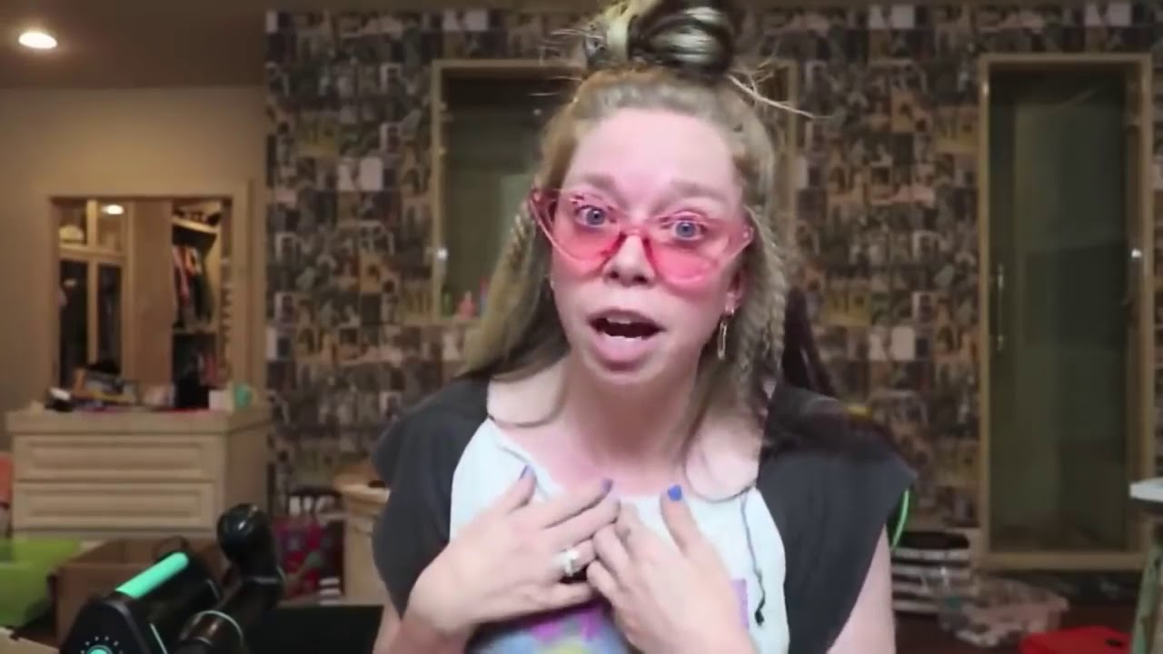 GRAV3YARD GIRL acting entitled for 2 minutes