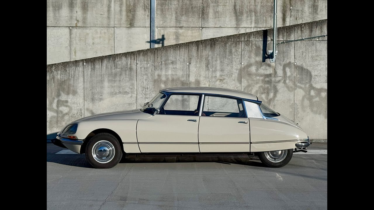 Citroën DSuper 2.0 (1971) –moteur DY2– boîte manuelle 5 rapports (option) – Beige Albatros (AC 087).