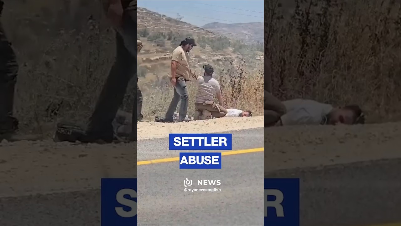 🇵🇸 &lsquo;Israeli&rsquo; settlers pin down Palestinian man near checkpoint in Nablus