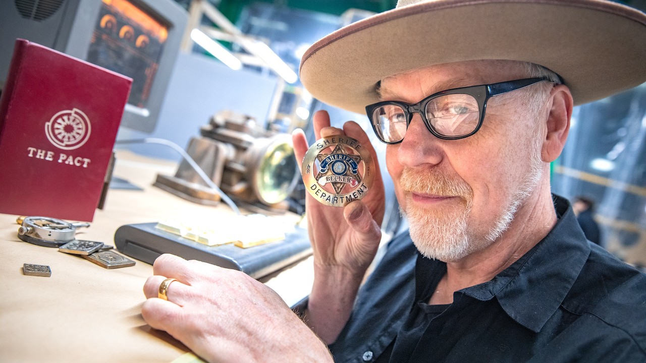 Adam Savage&rsquo;s Worldbuilders: Making the Props of SILO