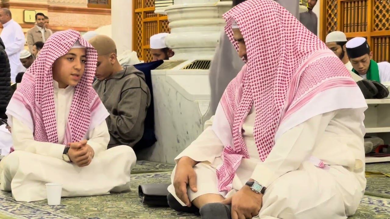 ختم الطالب محمد عفيف بو حسون الإجازة على شيخه / سيف الرحمن بن حافظ عبد الكريم