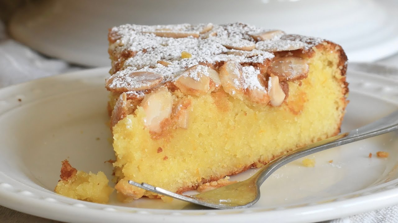 Soft, moist, easy to make AND gluten-free Italian almond and orange cake 😍