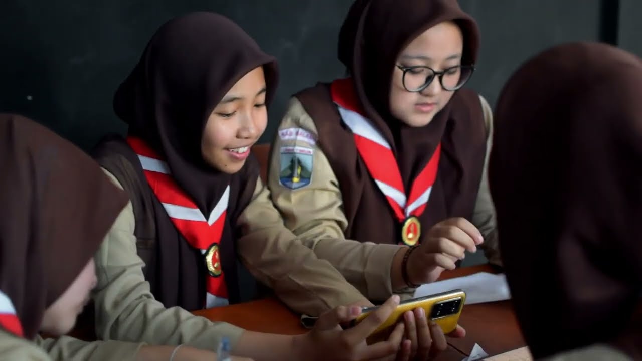 WAR OF SINGADIPA : BE WISE IN USING GADGETS || PANDU INDRAKILA