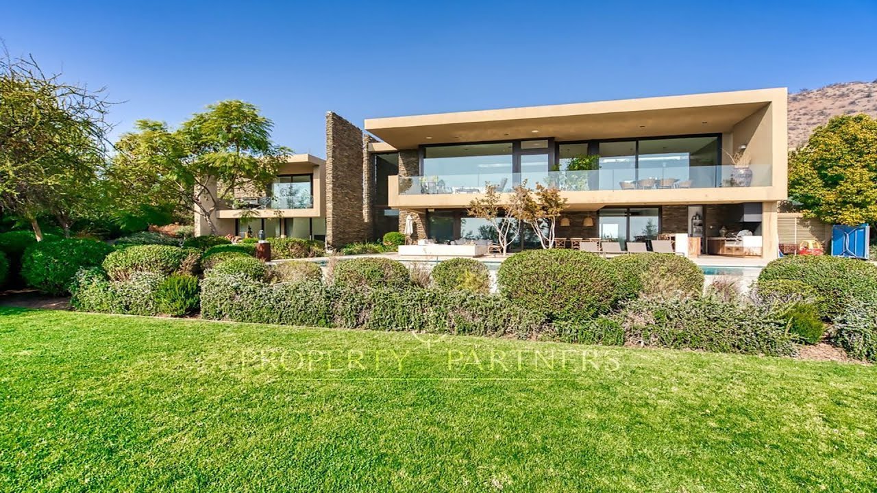 Moderna casa, gran vista y terminaciones alto estandar