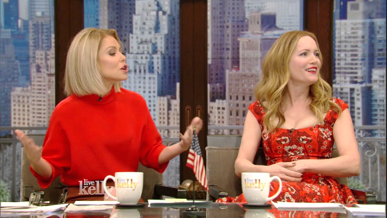 Kelly and Leslie Mann Talk About Separate Bathrooms for Spouses