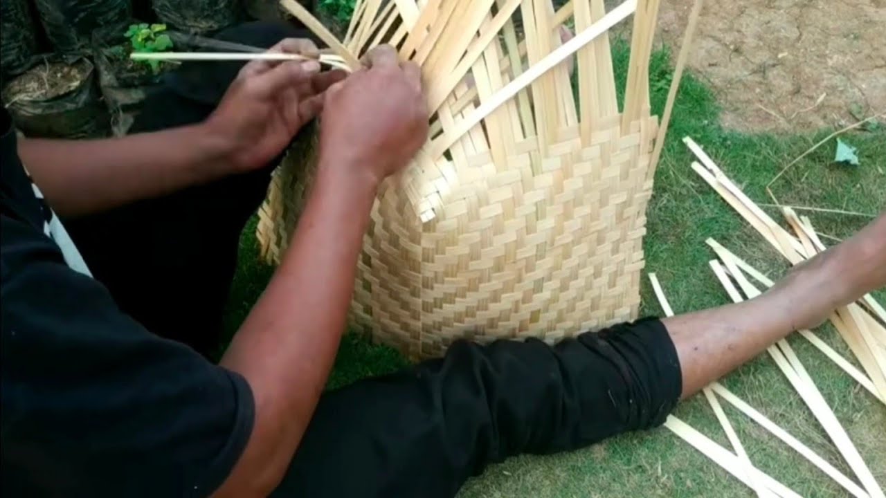 KREATIF MEMBUAT CAPING GUNUNG / TOPI SEDERHANA DARI ANYAMAN BAMBU