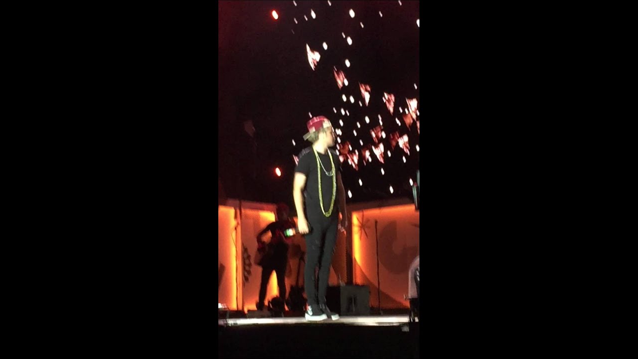 One Direction - Niall Rapping/ Act My Age, Vancouver 7/17/15