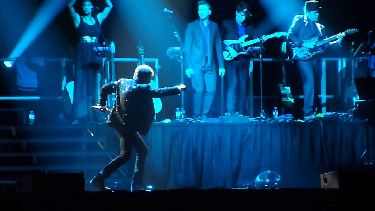 Cliff Richard- Congratulations & Wired for sound @ Brussels 31- 5- 2014