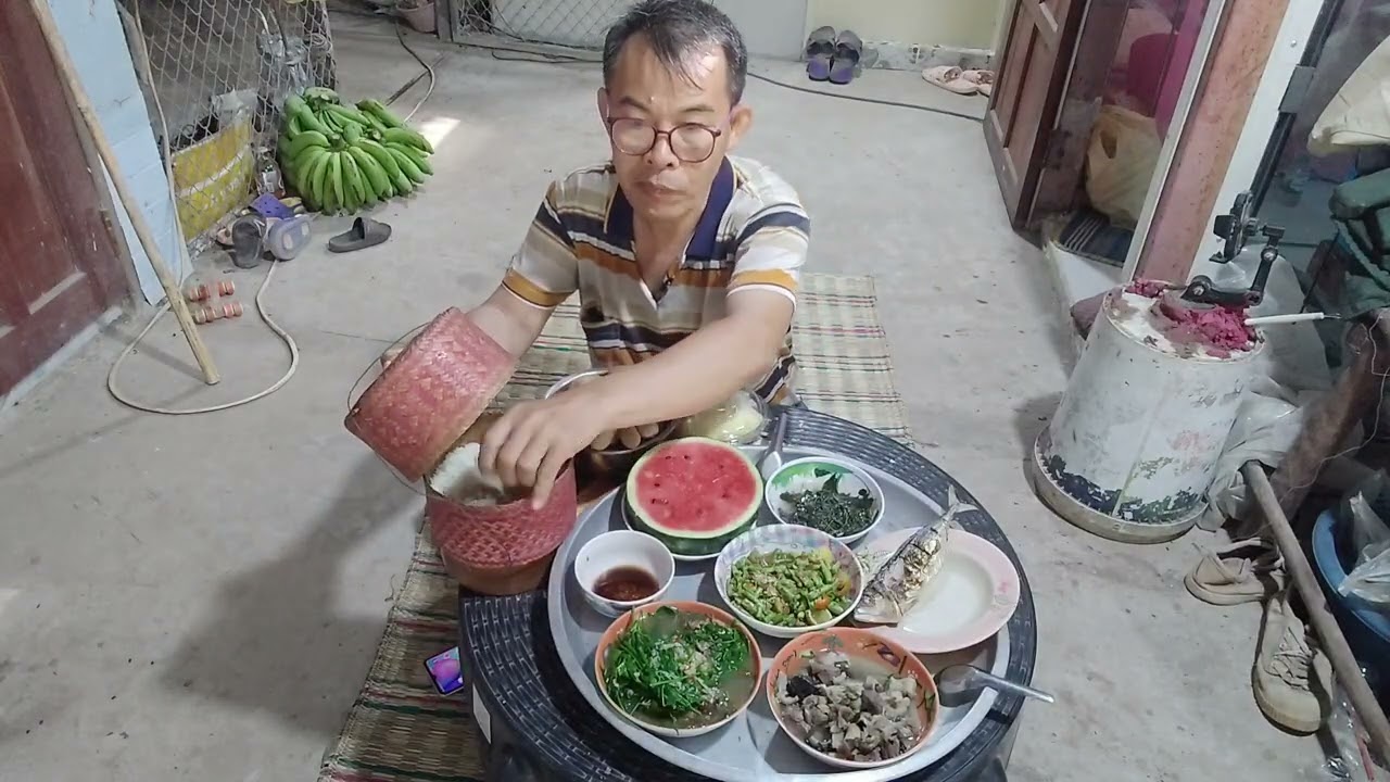 ออนซอนเสียงพิณ กินข้าวนำกัน