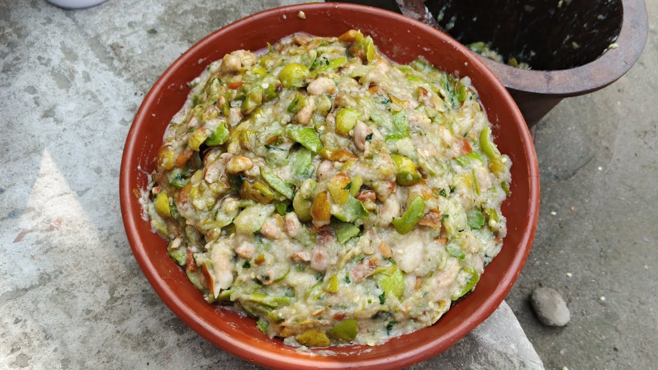 গাছ থেকে বরই পেরে বরই মাখা বানালাম।।।