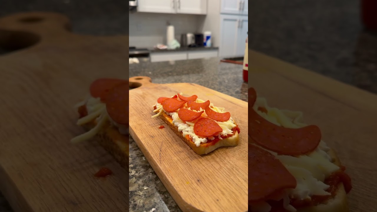 Cottage Cheese Pizza Toast! 