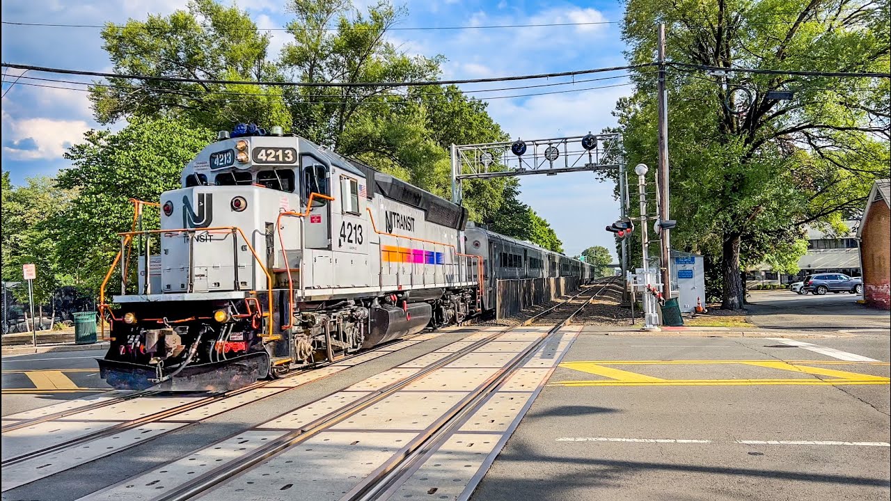 NJ Transit Railfanning On The Bergen County Line At Radburn