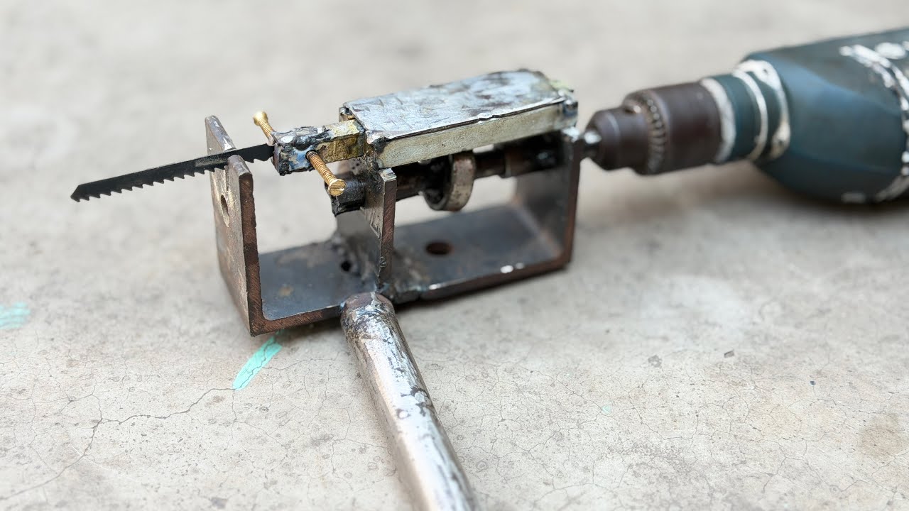 I Regret Not Knowing This Sooner! 😲 Just Plug The Saw Into The Drill And Be Amazed!