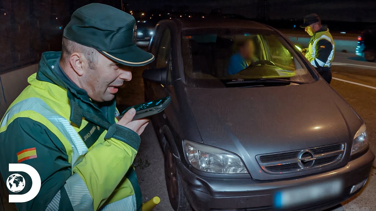 Conductor con citatorio es retenido en Madrid | Control de Carreteras | Discovery Latinoamérica